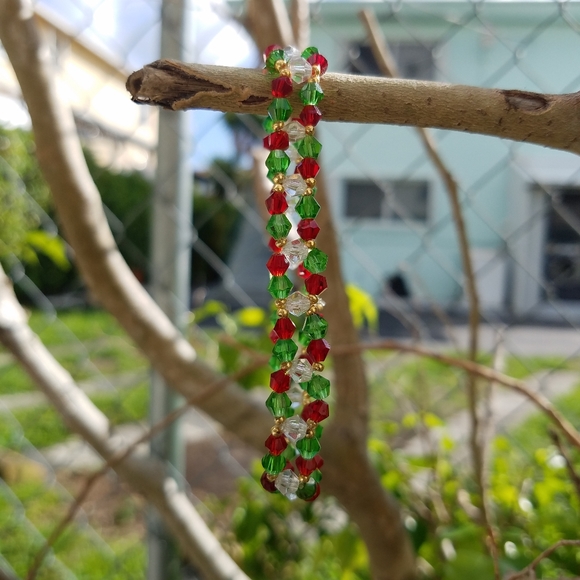 Handmade Christmas Eve Jolly Bracelet - Picture 7 of 11